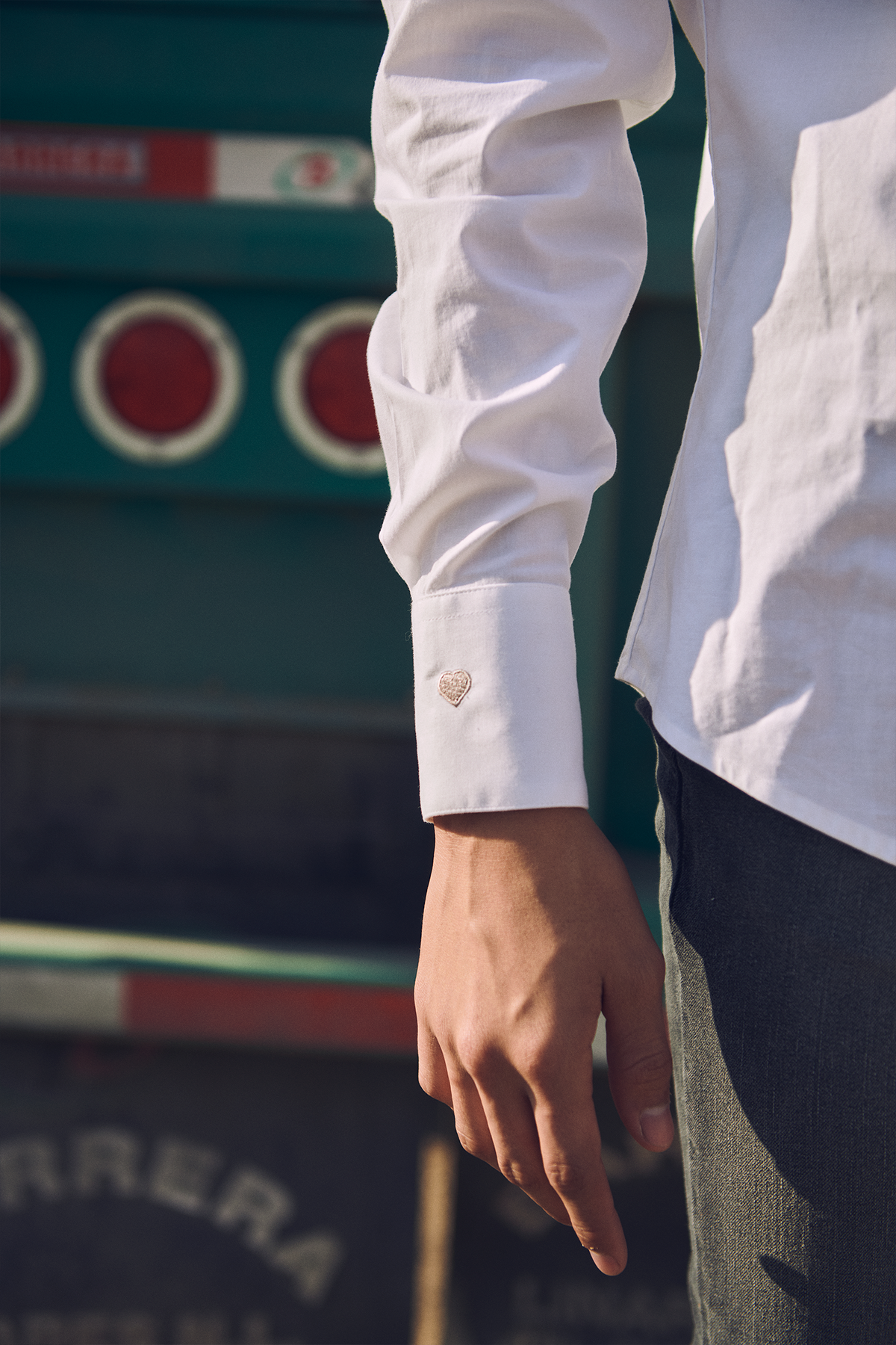 Heart on Sleeve Dress Shirt (White/Blanca)