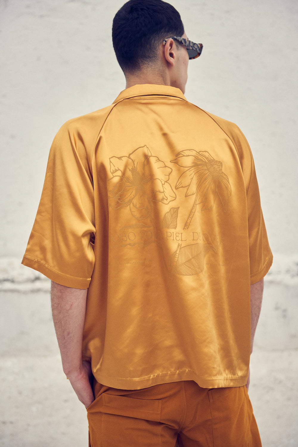 Lobo con piel de Oveja | Gold Satin Shirt
