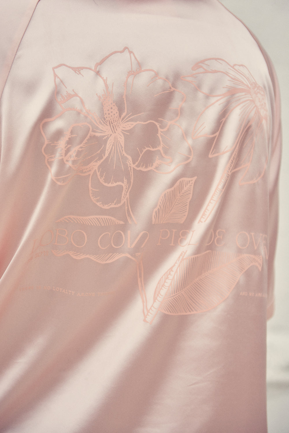 Lobo con piel de Oveja | Rose Pink Satin Shirt